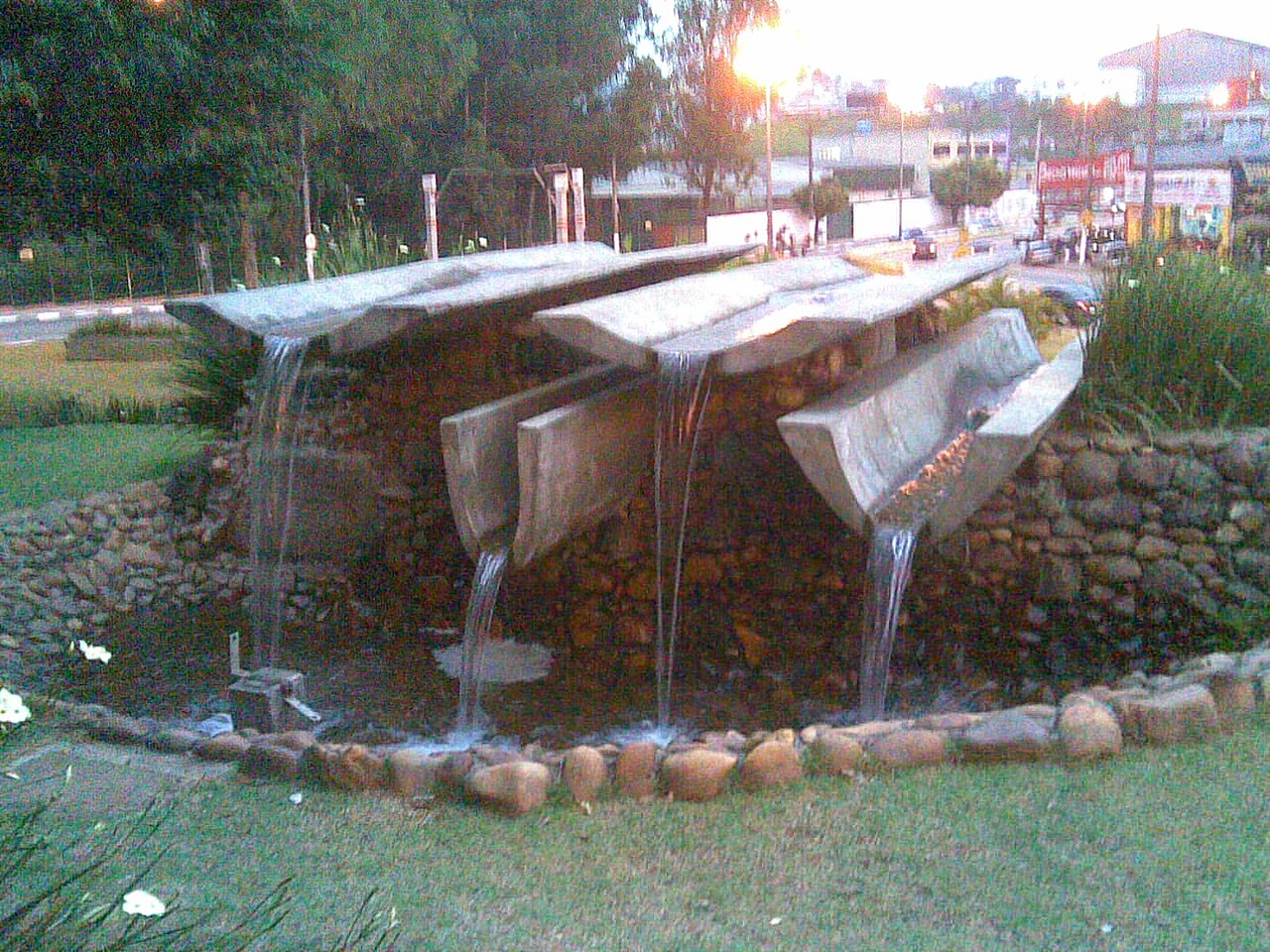 Chafariz em praça de Barueri