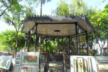 Coreto da praça em Embu das Artes