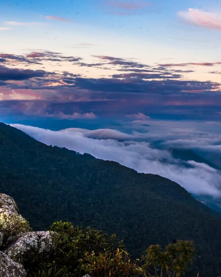 Trilha com vista na Serra da Mantiqueira em Extrema