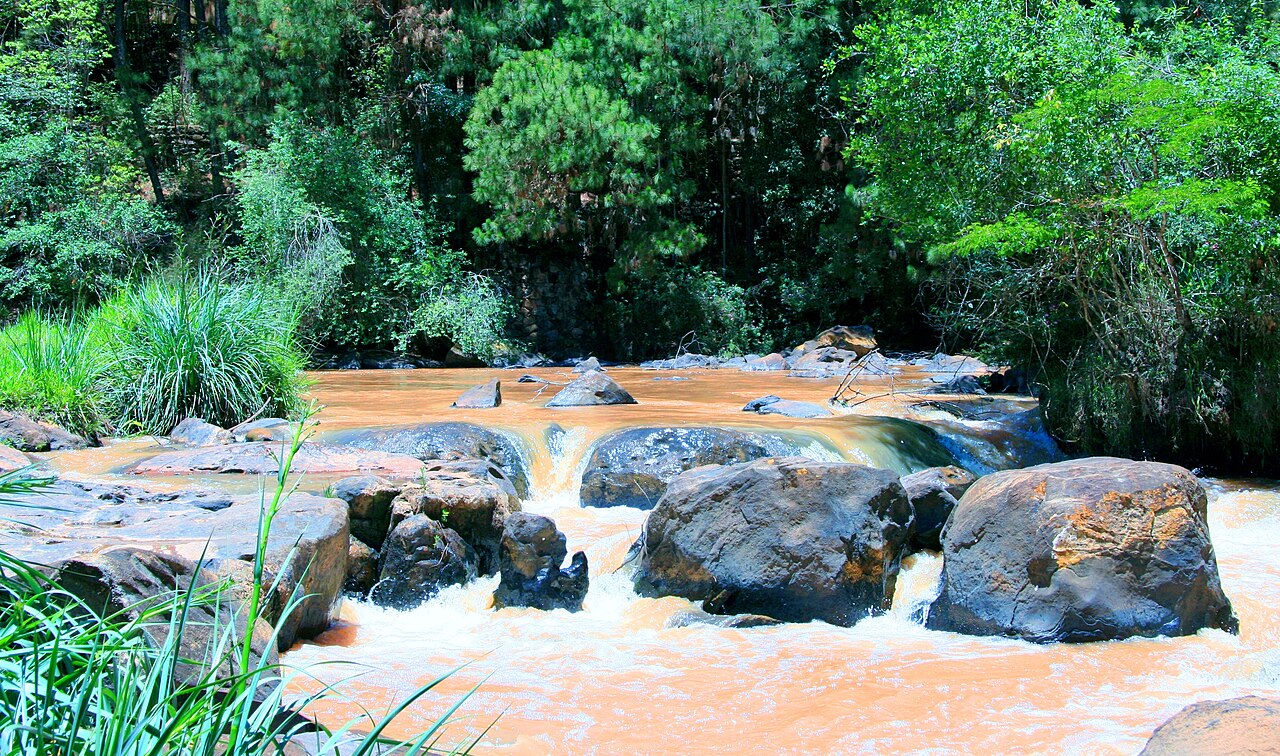 Parque da Cachoeira do Salto na Rota das Águas