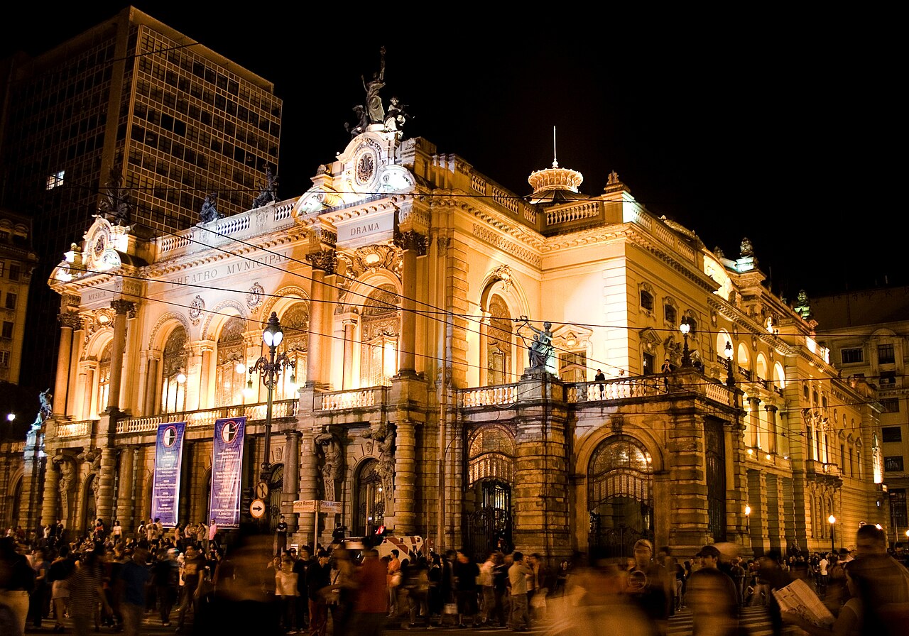 Teatro Municipal perto da Biblioteca Mário de Andrade